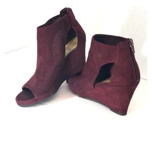 DV8 Cabernet sueded sandals
